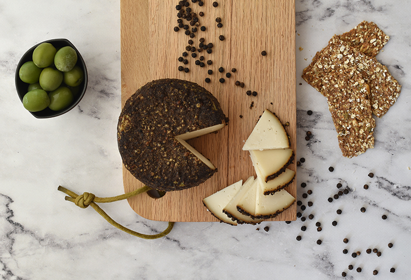Spanish goat cheese with pepper